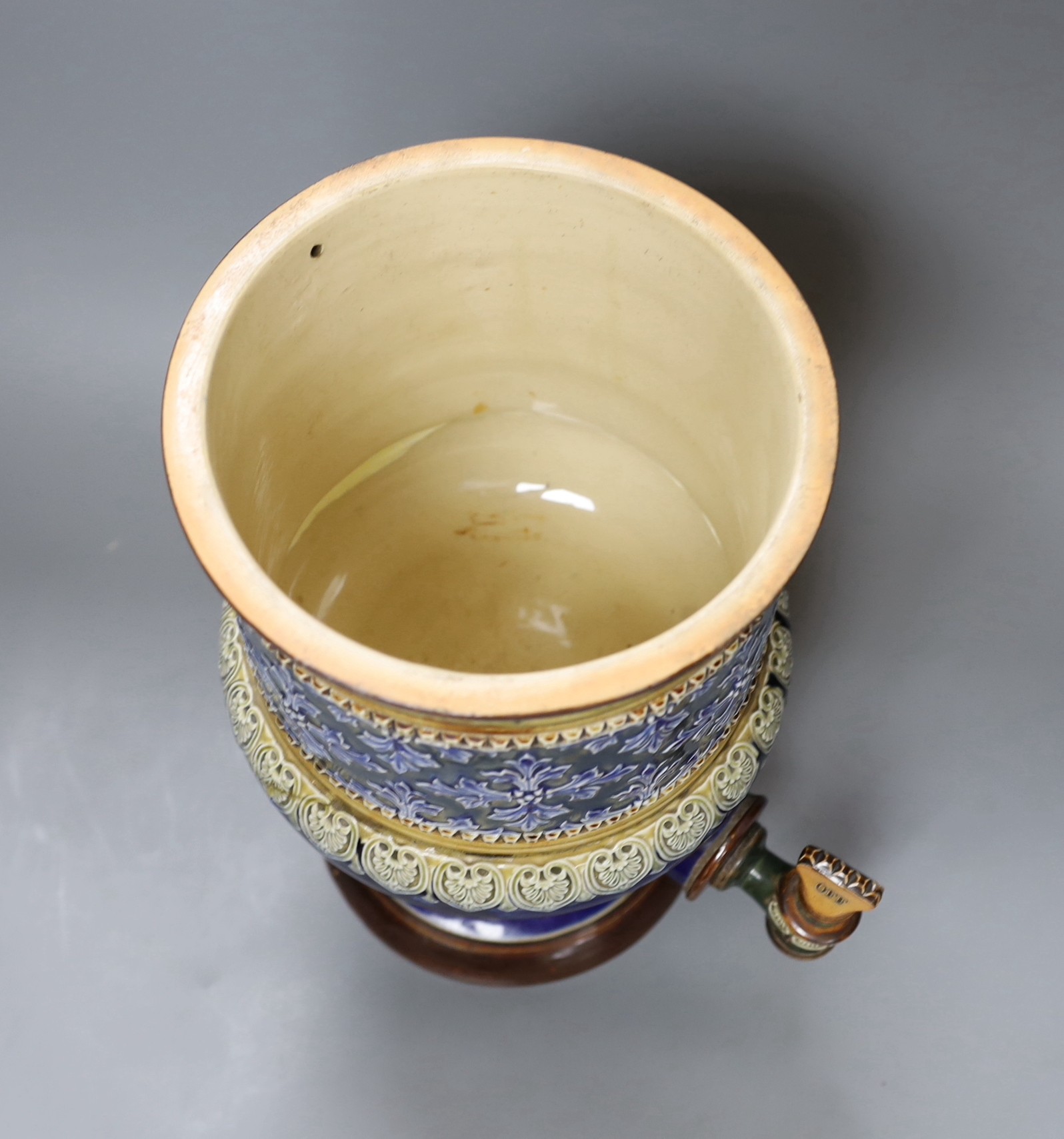 A Royal Doulton Lambeth stoneware water urn and cover, 41cm tall